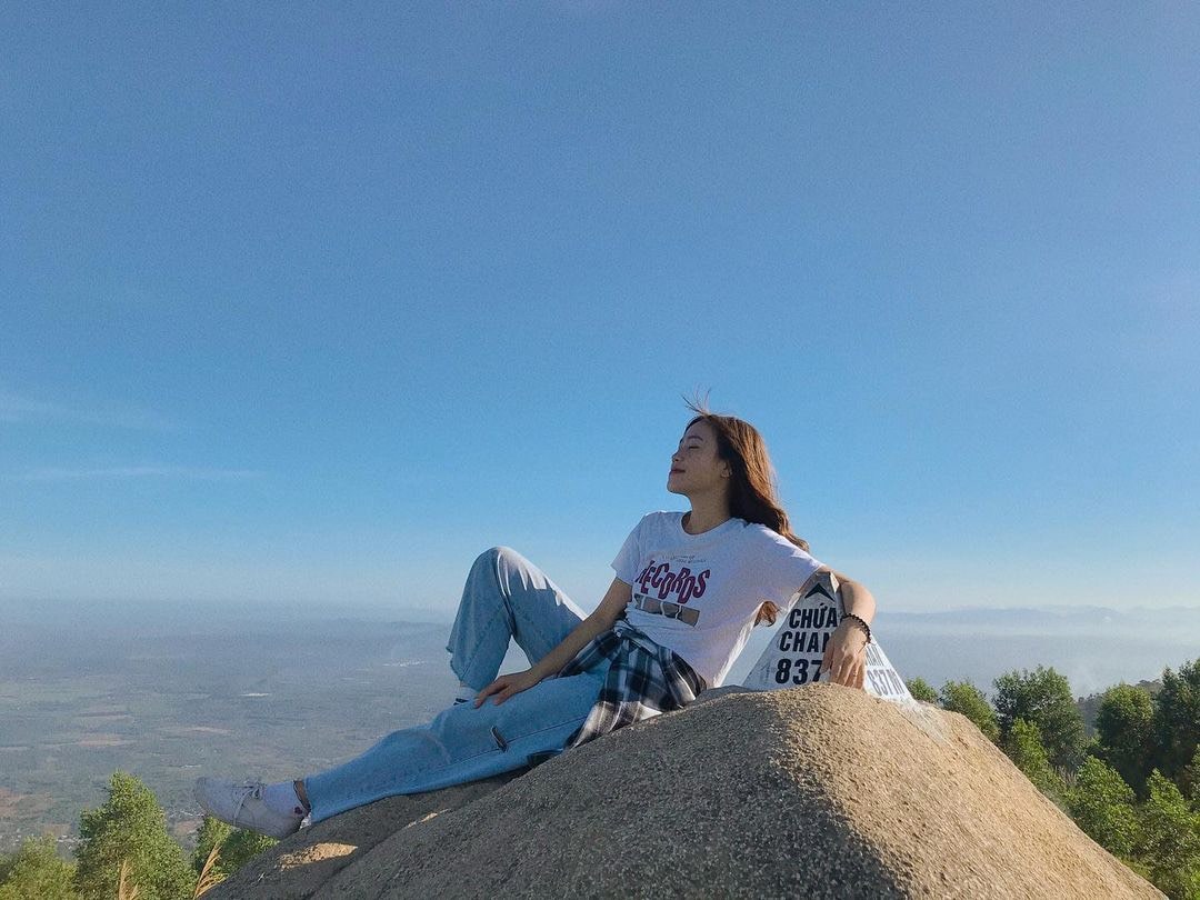 Tour Núi Tà Cú Nửa Ngày